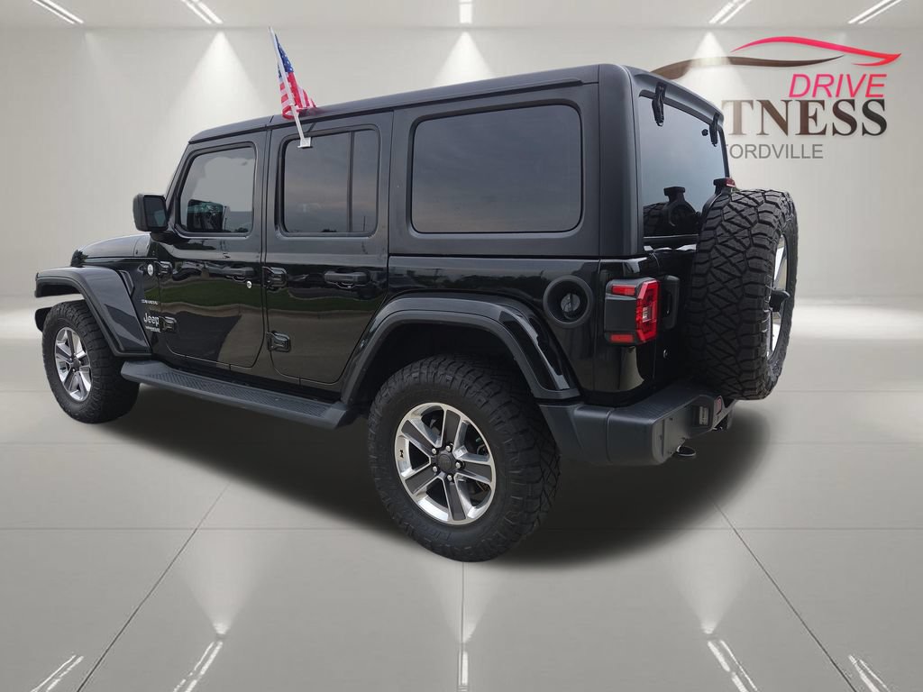 Used 2018 Jeep Wrangler Unlimited Sahara w/ Cold Weather Group AWD/4WD image 6