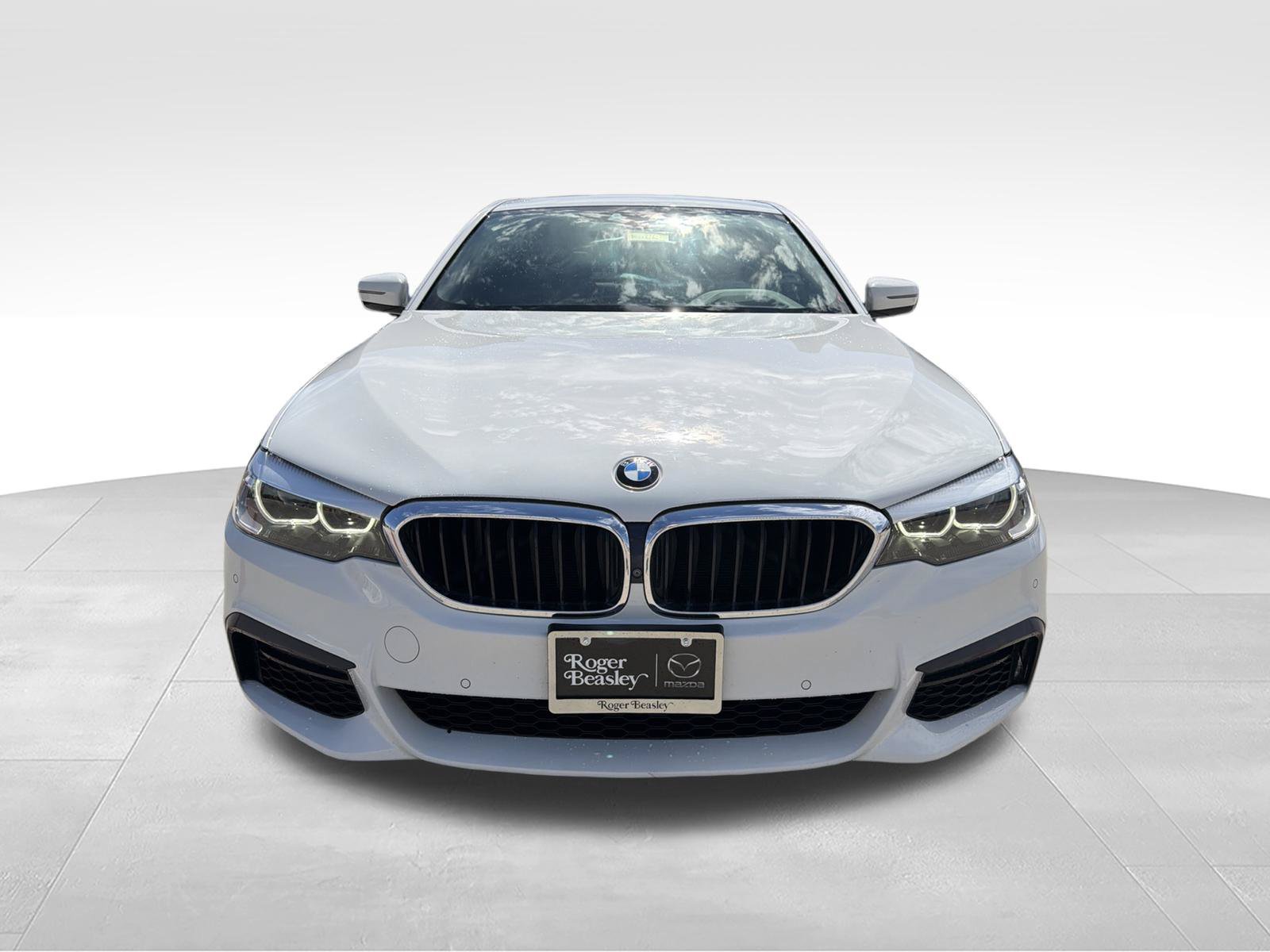 Used 2019 BMW 530i xDrive w/ M Sport Package AWD/4WD image 2