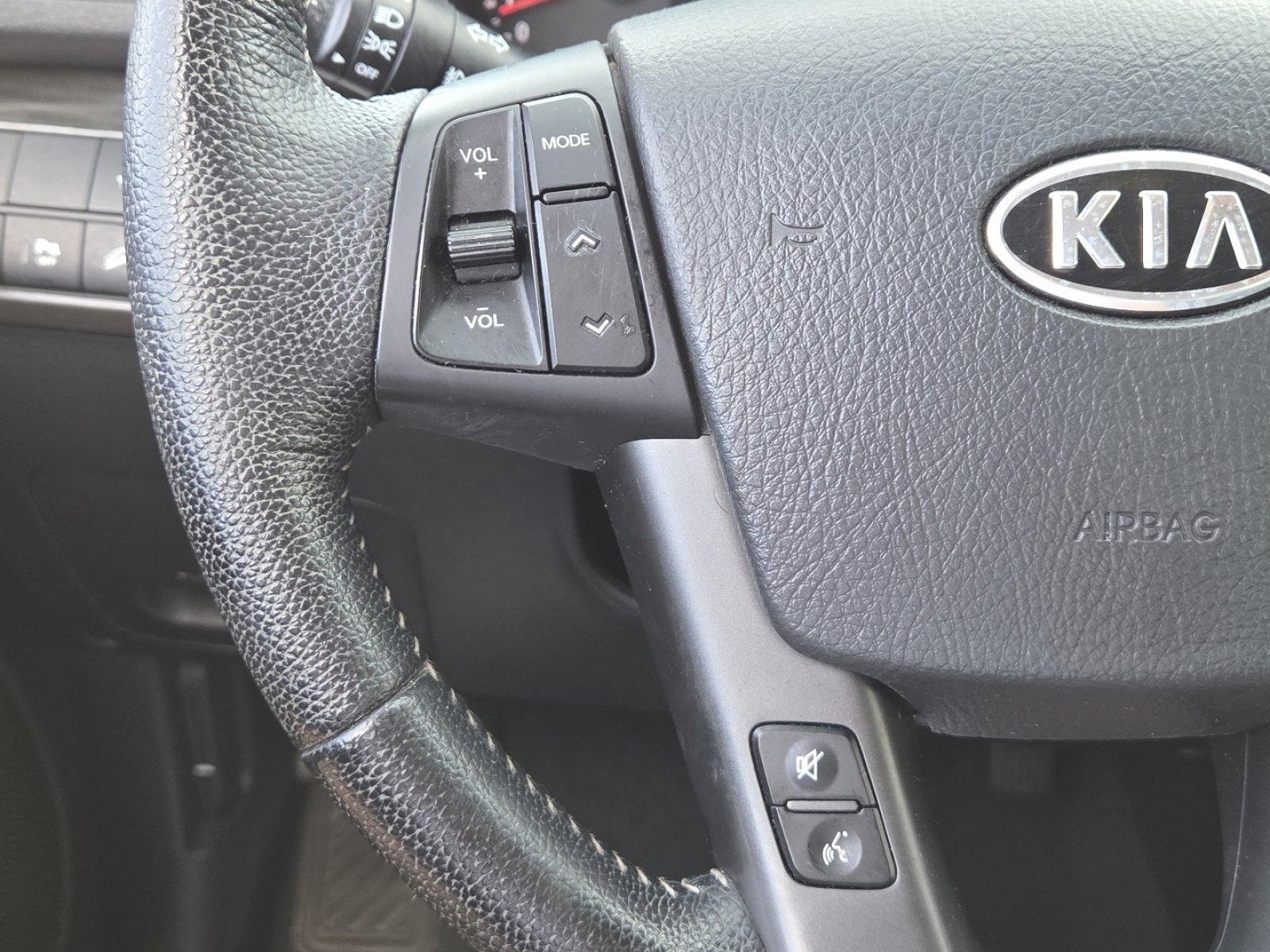 Used 2013 Kia Sorento EX w/ EX V6 Premium Pkg AWD/4WD image 29