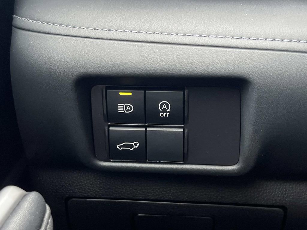 Used 2024 Toyota Highlander LE image 23