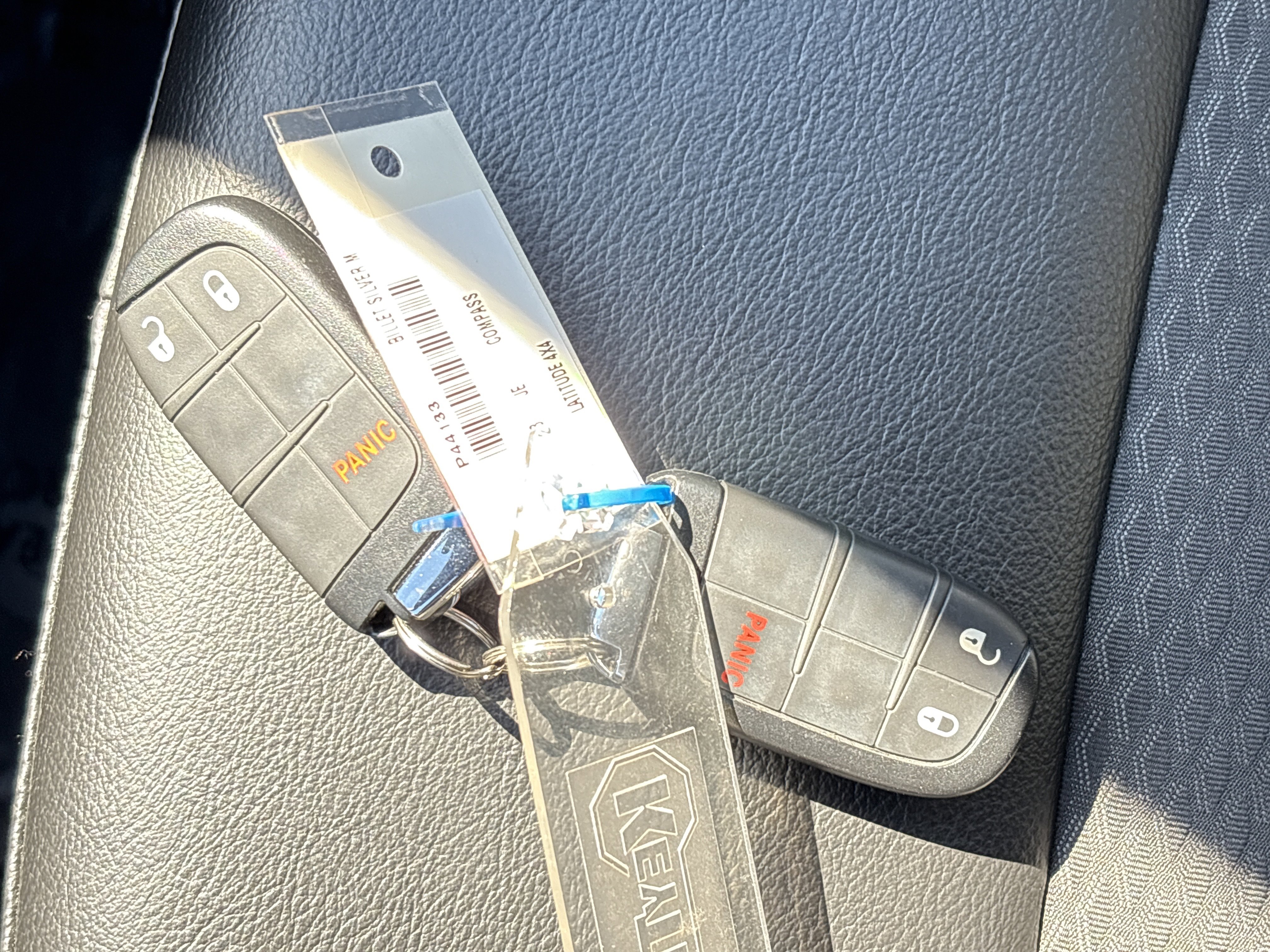 Used 2023 Jeep Compass Latitude image 36