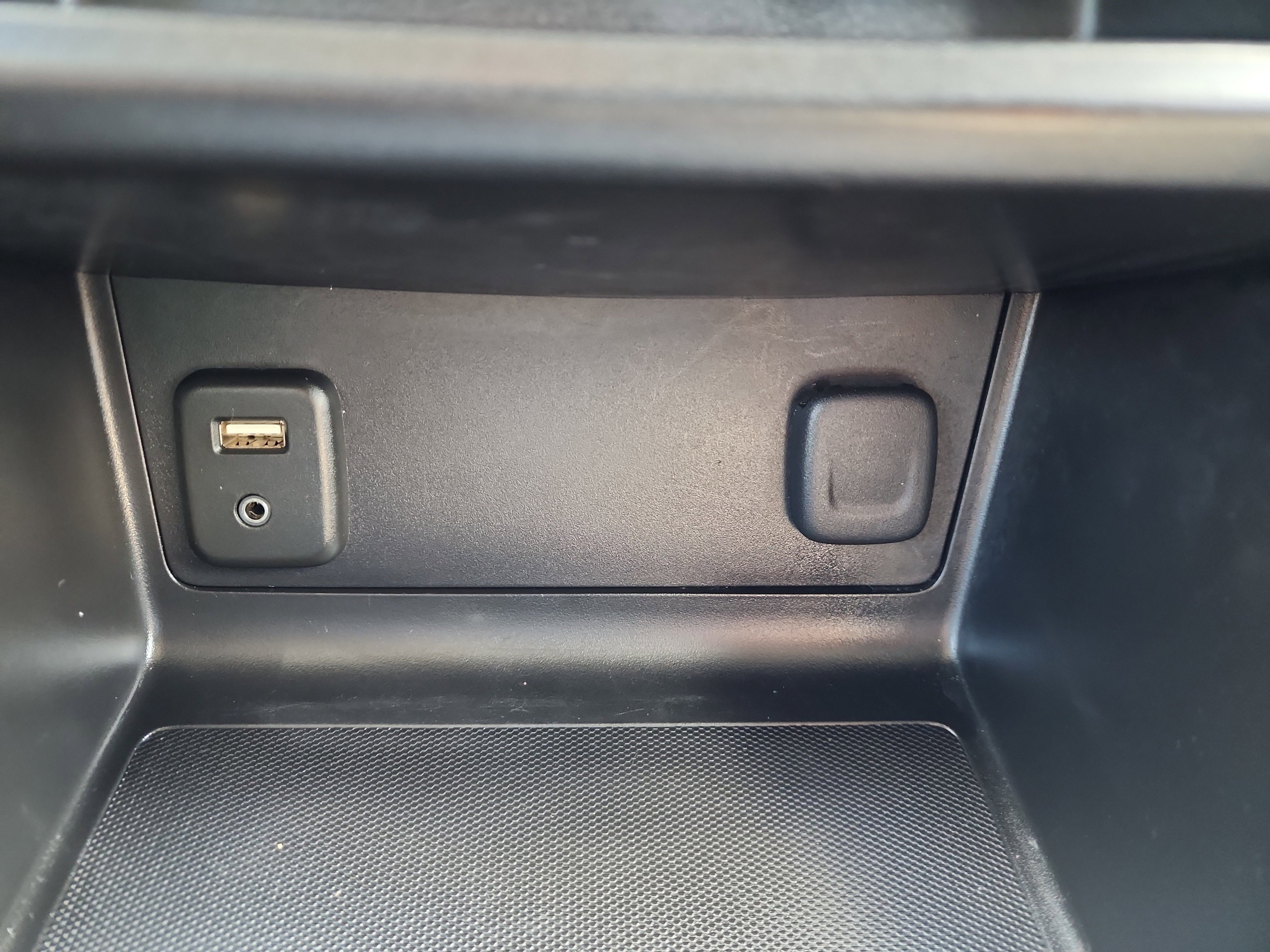 Used 2017 Chevrolet Colorado LT w/ LT Convenience Package AWD/4WD image 13