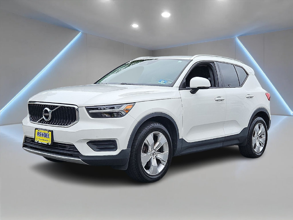 Used 2020 Volvo XC40 T5 Momentum