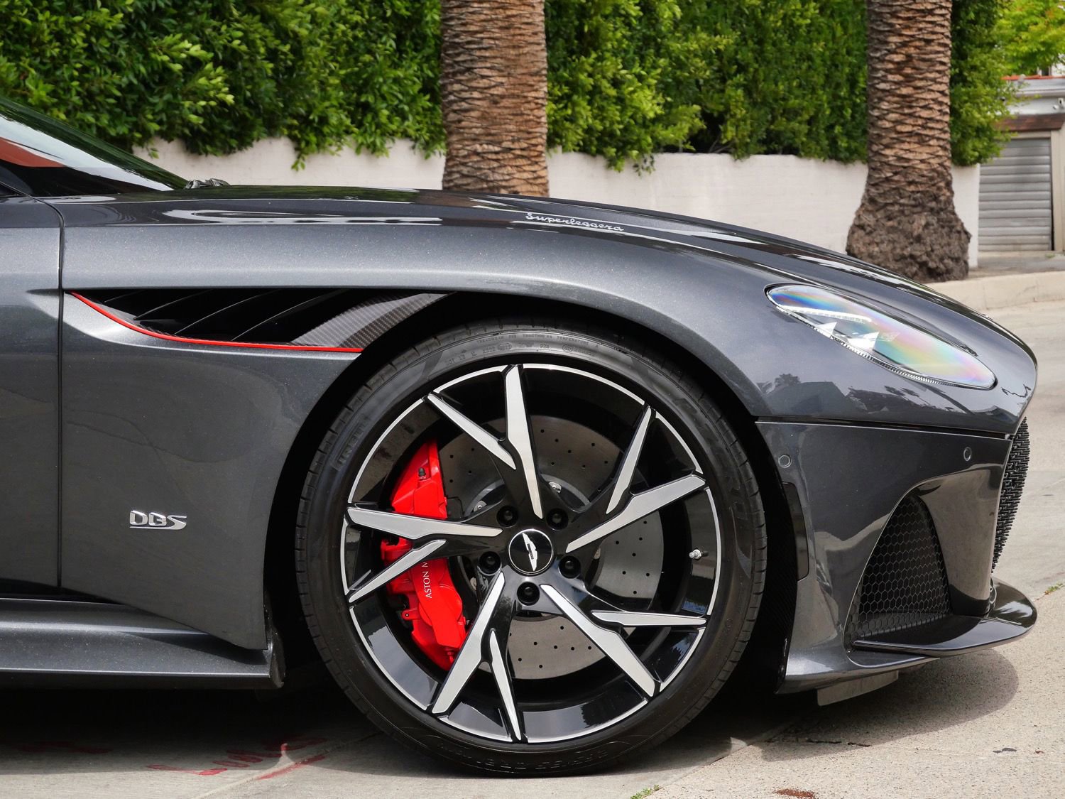 Used 2019 Aston Martin DBS Superleggera image 4