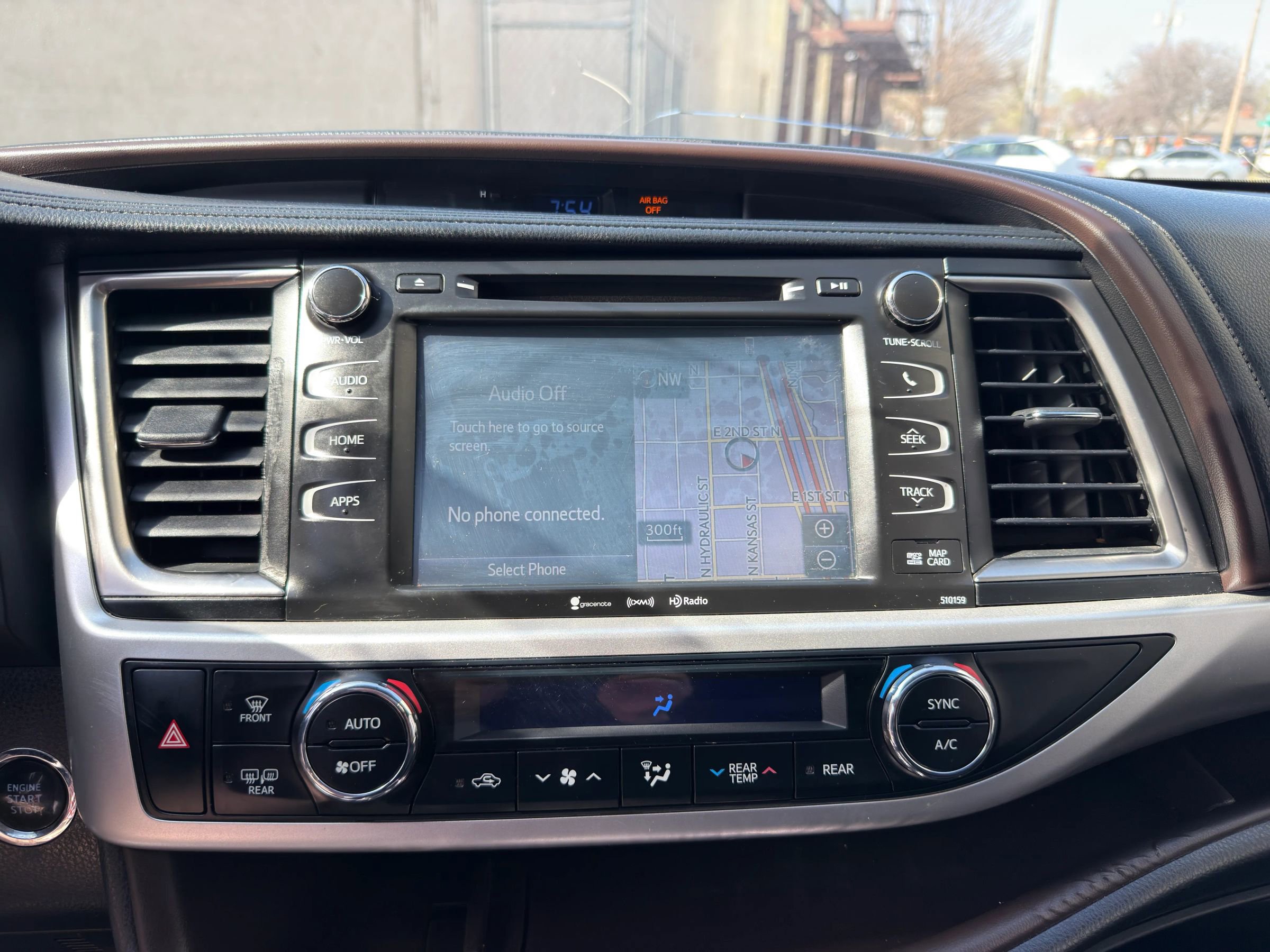 Used 2016 Toyota Highlander XLE image 13