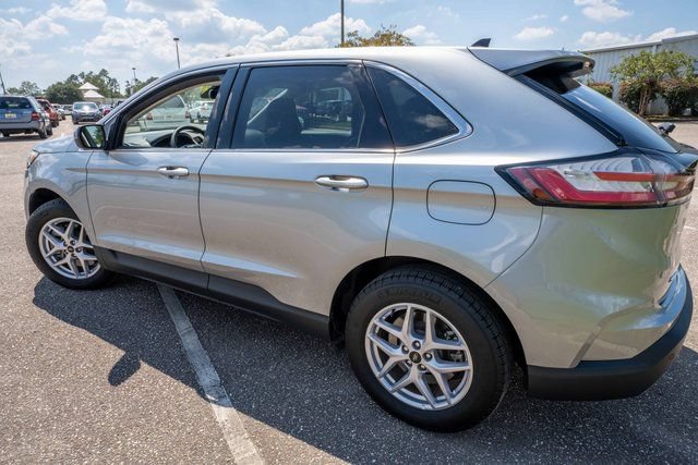 Used 2024 Ford Edge SEL AWD/4WD image 4