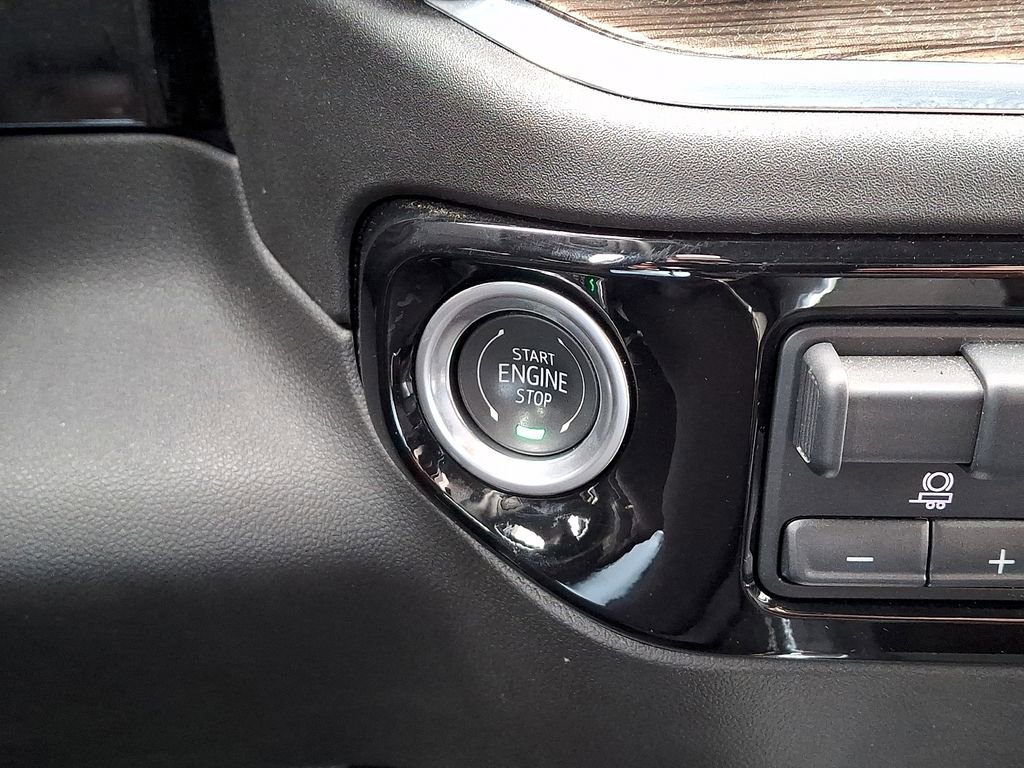 Used 2025 Chevrolet Silverado 2500 LT image 25