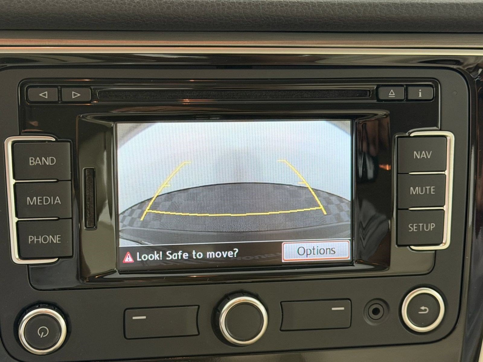 Used 2015 Volkswagen Passat 1.8T SE FWD image 17