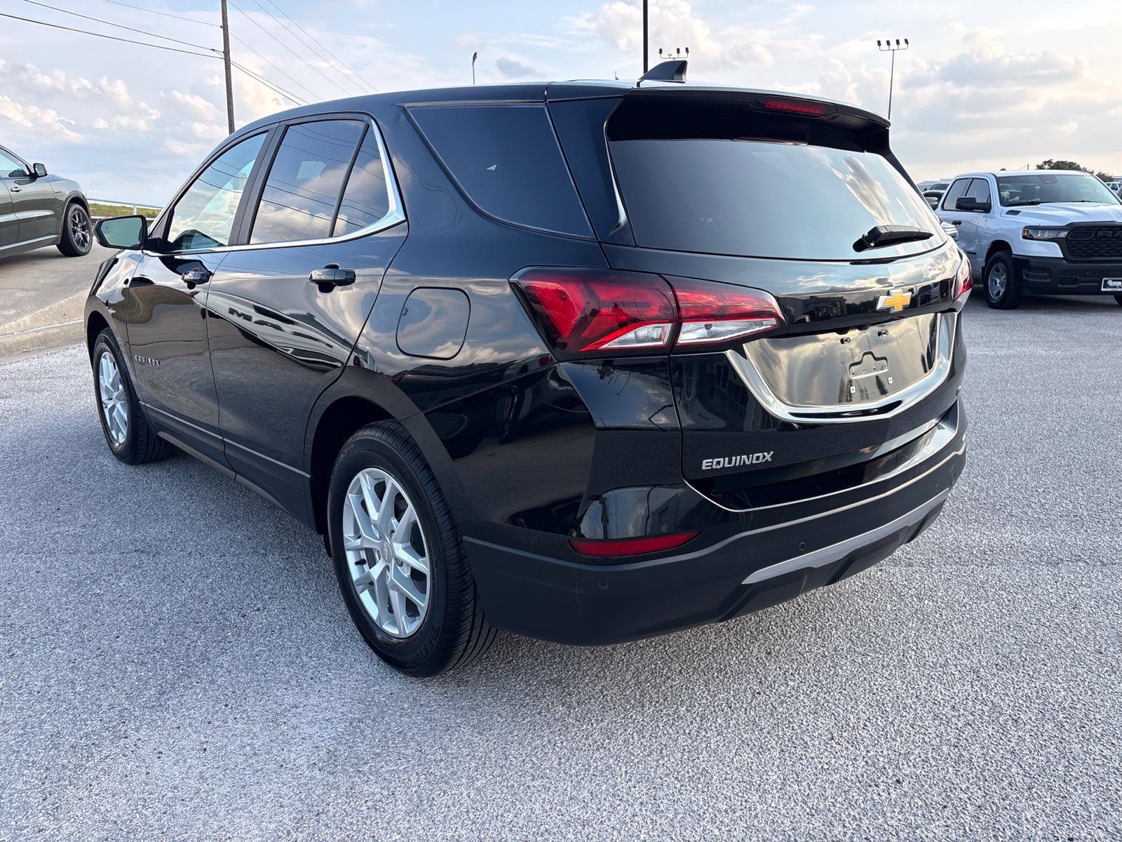 Used 2023 Chevrolet Equinox LT FWD image 4