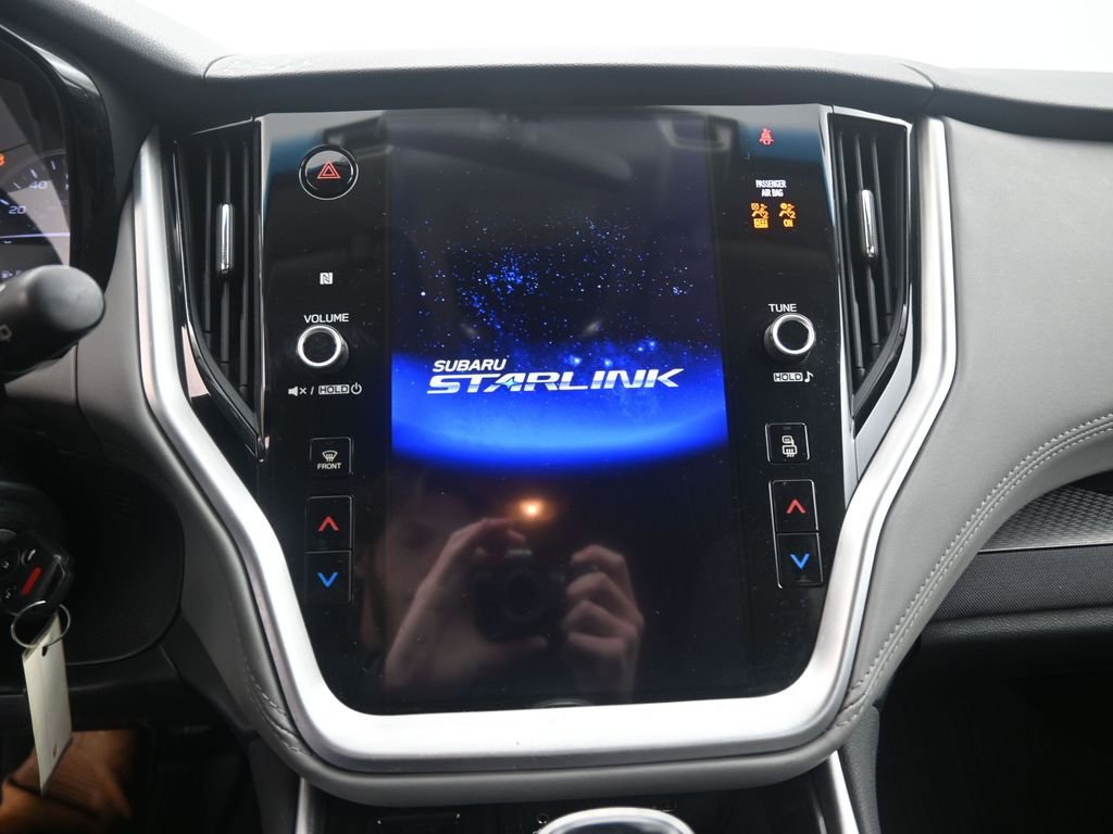 Used 2020 Subaru Outback Premium image 9