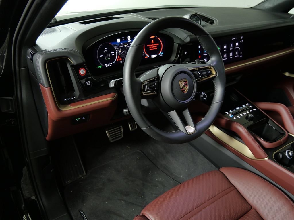 Used 2025 Porsche Cayenne S AWD/4WD image 12