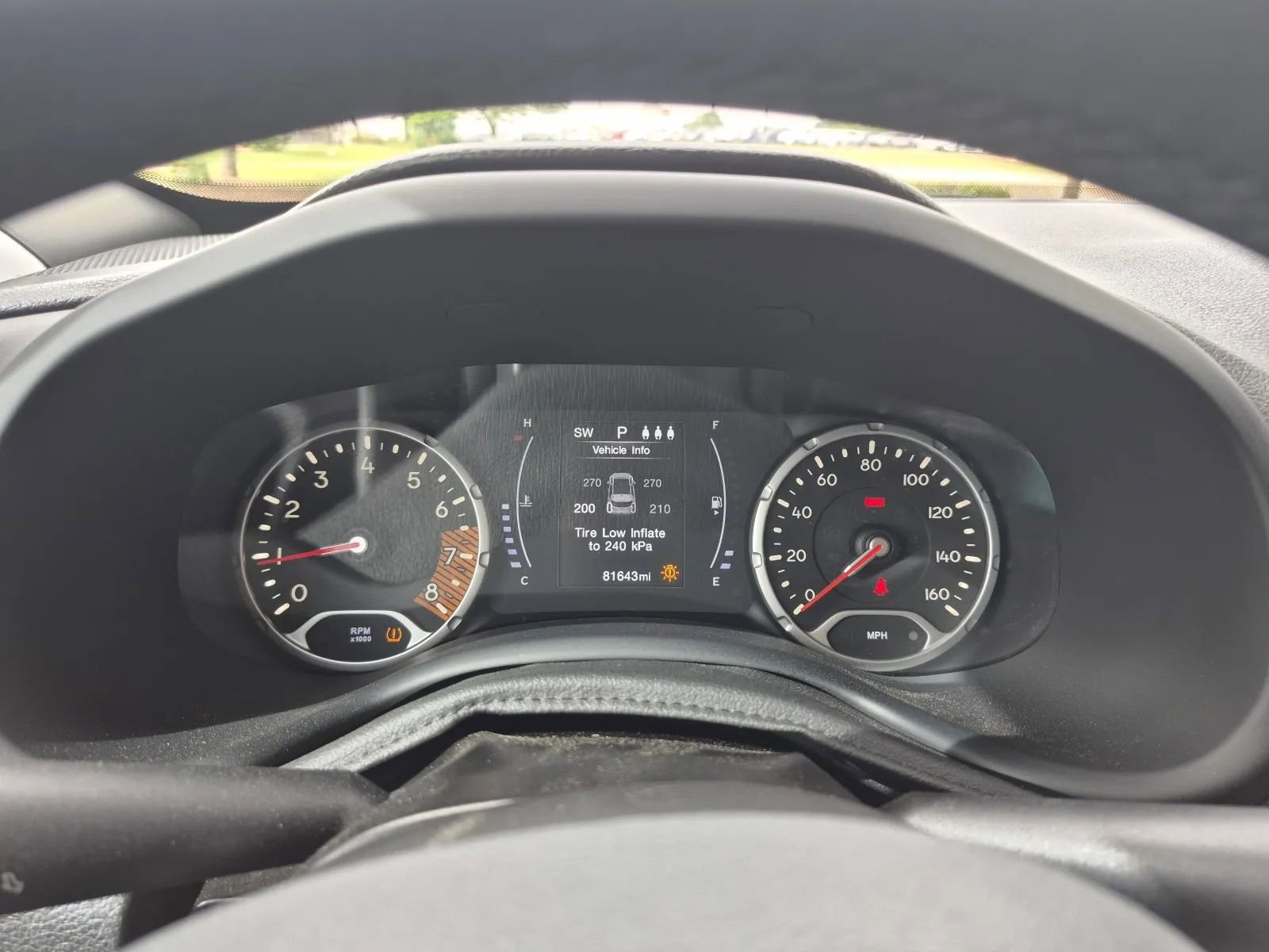 Used 2019 Jeep Renegade Latitude FWD image 27