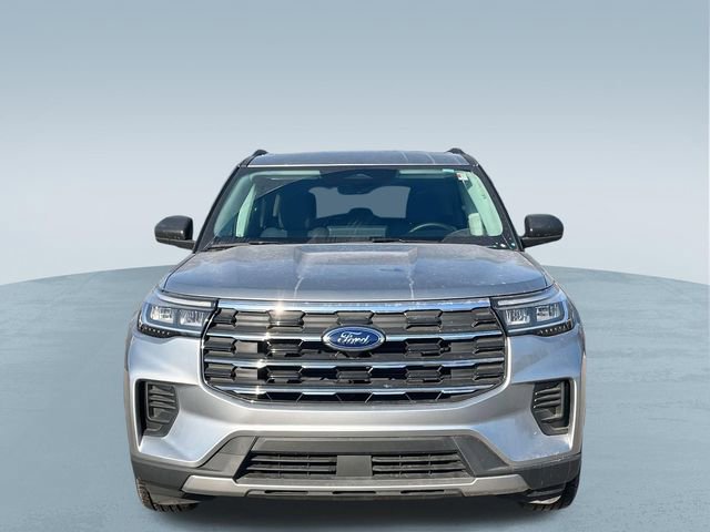 Used 2025 Ford Explorer Active image 2