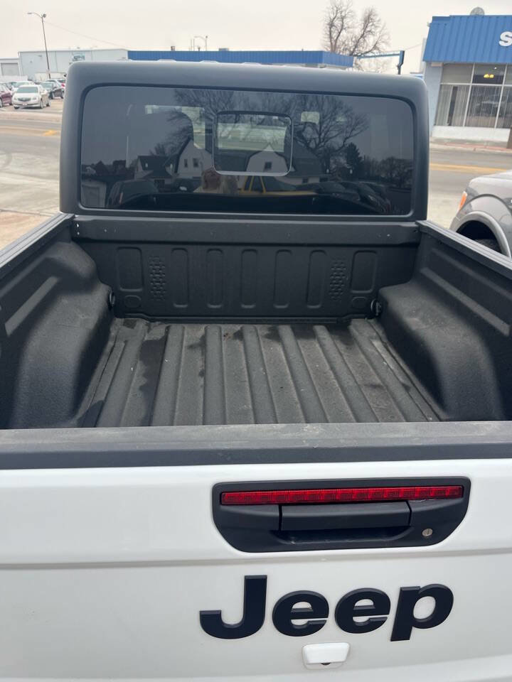 Used 2022 Jeep Gladiator Sport image 10