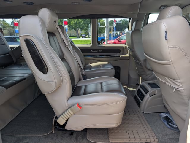 Used 2019 Chevrolet Express 2500 RWD image 15