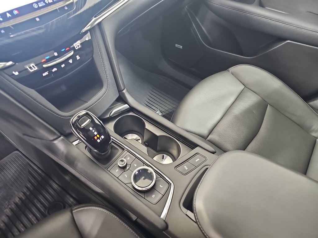 Used 2020 Cadillac XT6 Premium Luxury AWD/4WD image 32