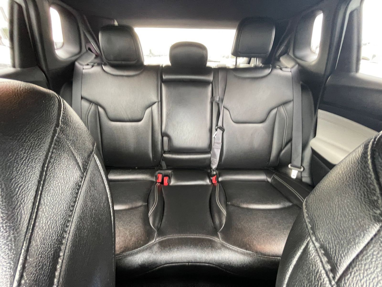 Used 2025 Jeep Compass Limited image 39