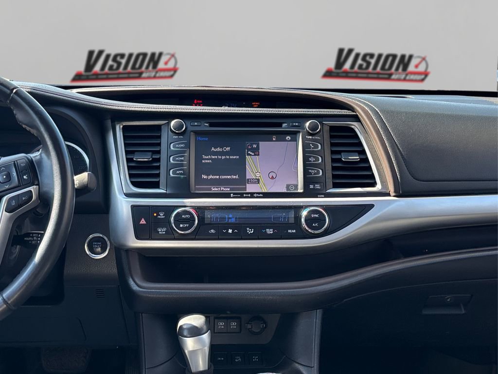 Used 2018 Toyota Highlander XLE w/ Carpet Mat Package (TMS) AWD/4WD image 21