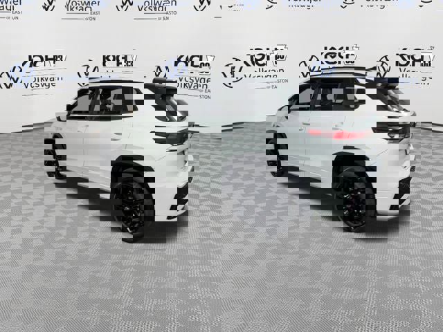 New 2025 Volkswagen Tiguan SE R-Line image 6