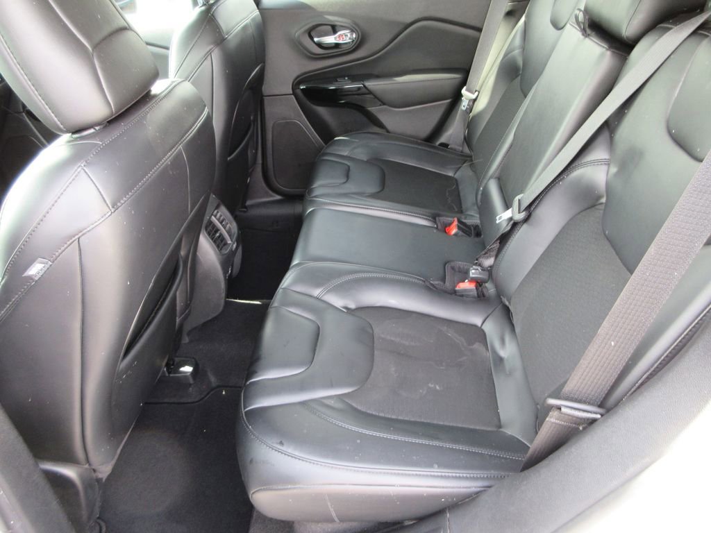 Used 2021 Jeep Cherokee Latitude Plus image 13