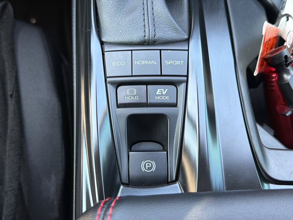 Used 2025 Toyota Camry LE w/ Convenience Package FWD image 15