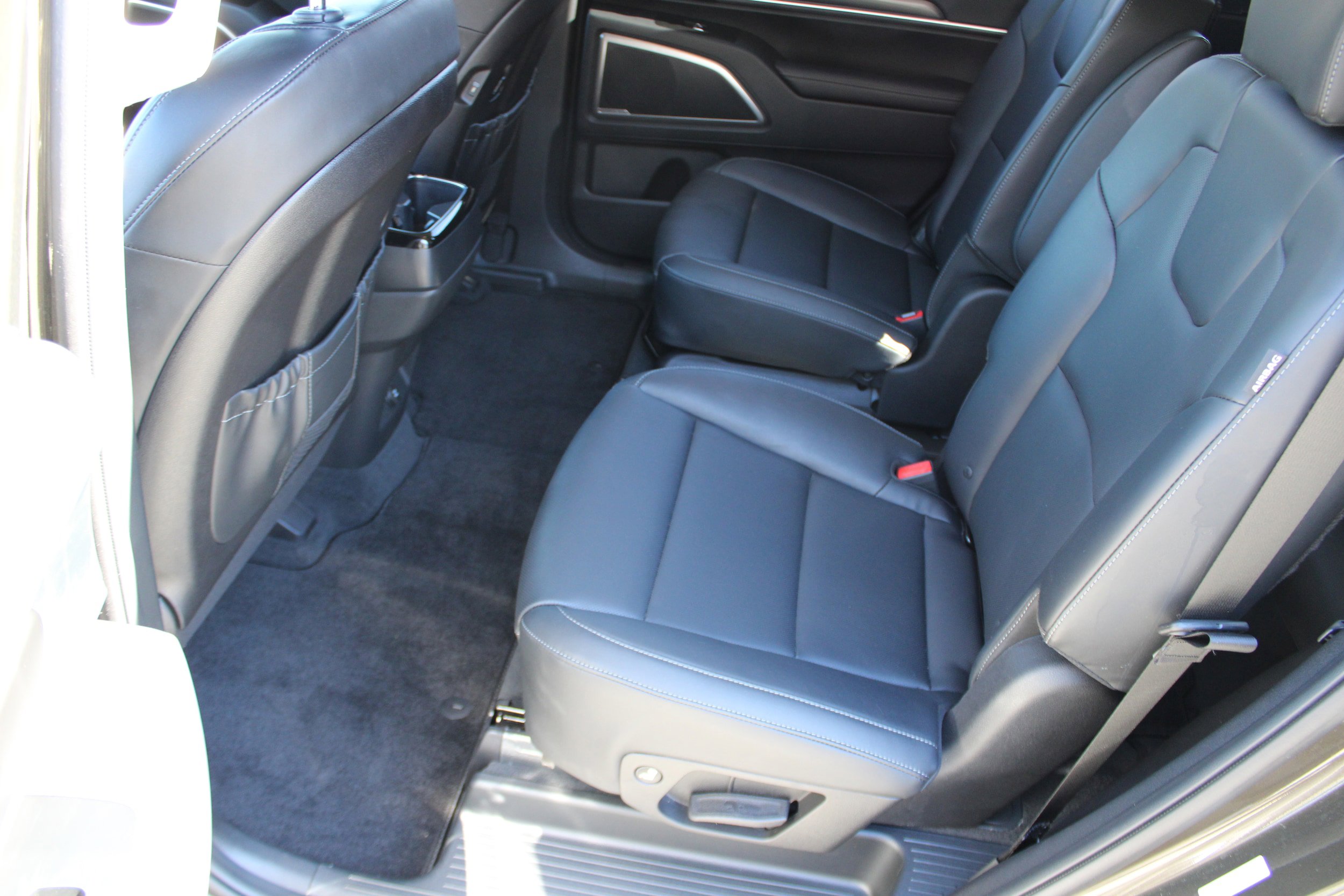 Used 2024 Kia Telluride S image 12