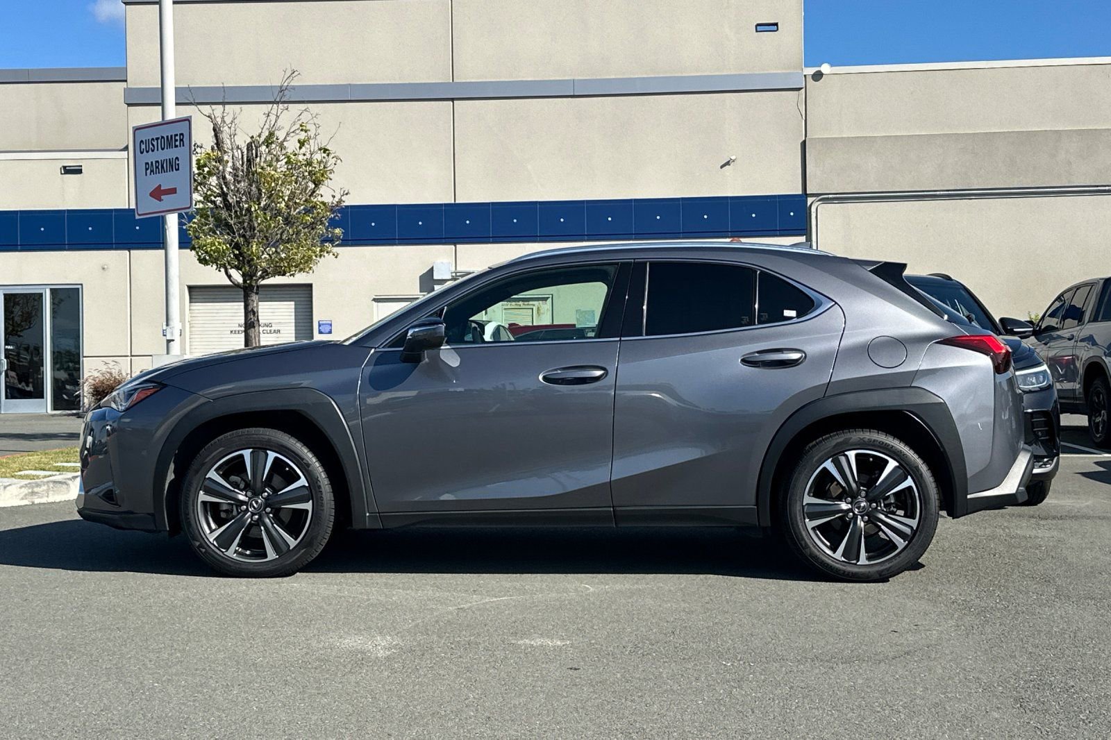 Used 2020 Lexus UX 200 w/ Accessory Package image 7