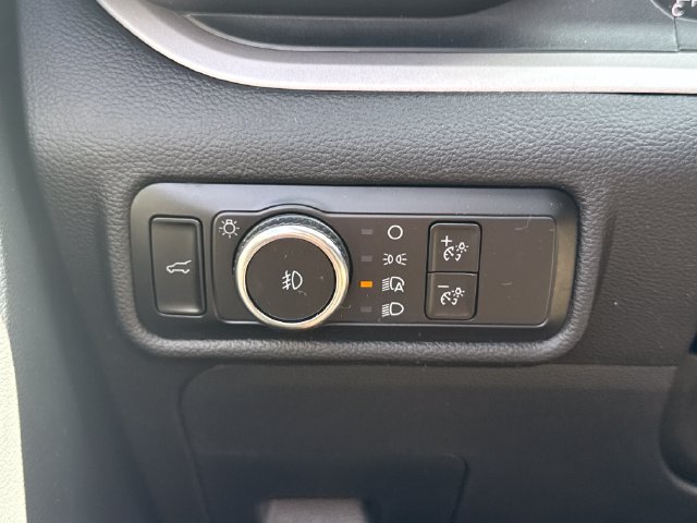 Used 2023 Ford Explorer XLT w/ Equipment Group 202A AWD/4WD image 31