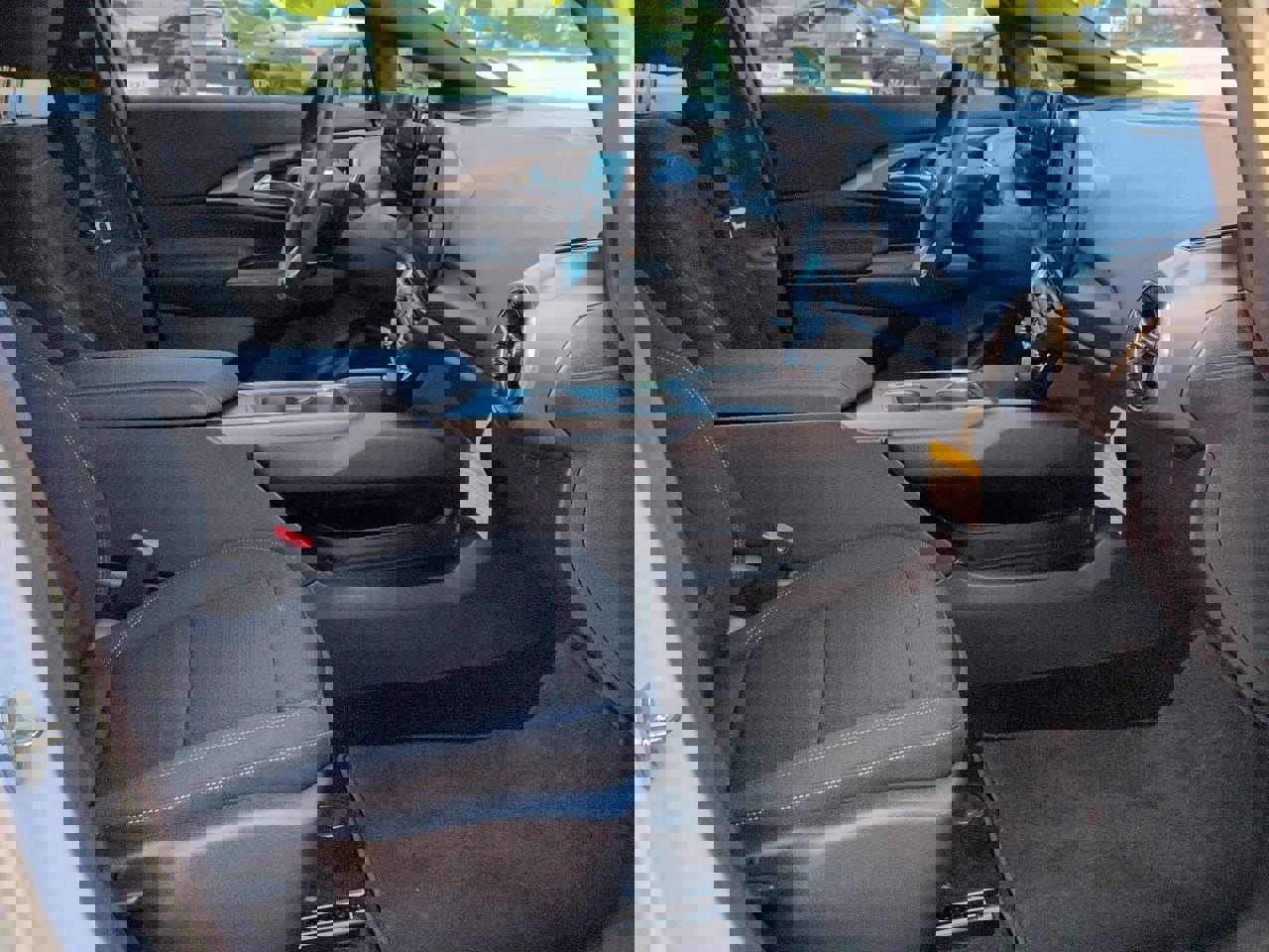 Used 2025 Chevrolet Equinox EV LT image 24