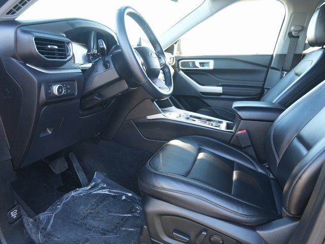 Used 2022 Ford Explorer XLT w/ Equipment Group 202A image 12