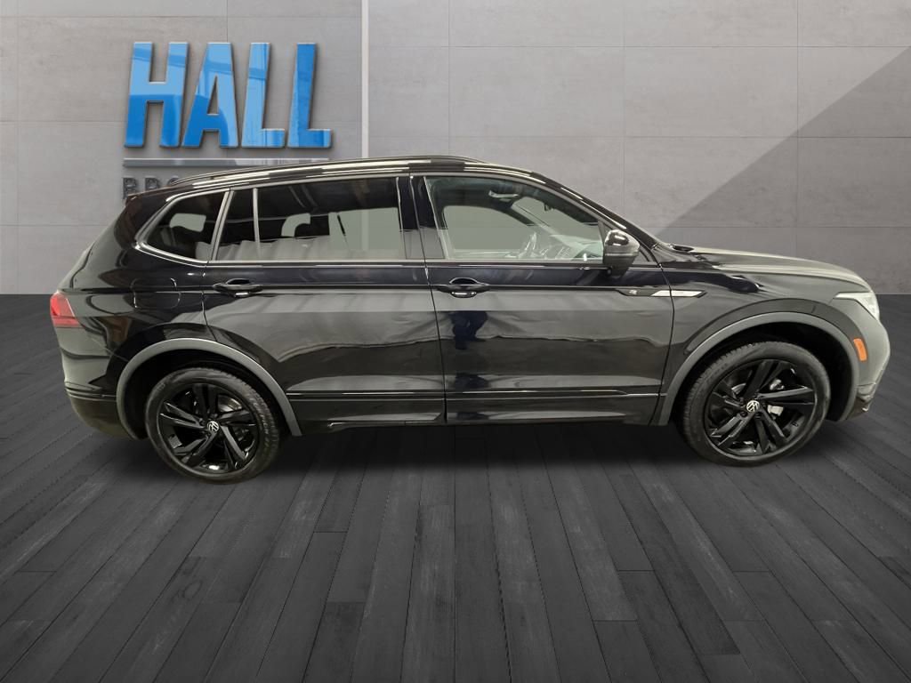 Certified 2024 Volkswagen Tiguan SE R-Line FWD image 7