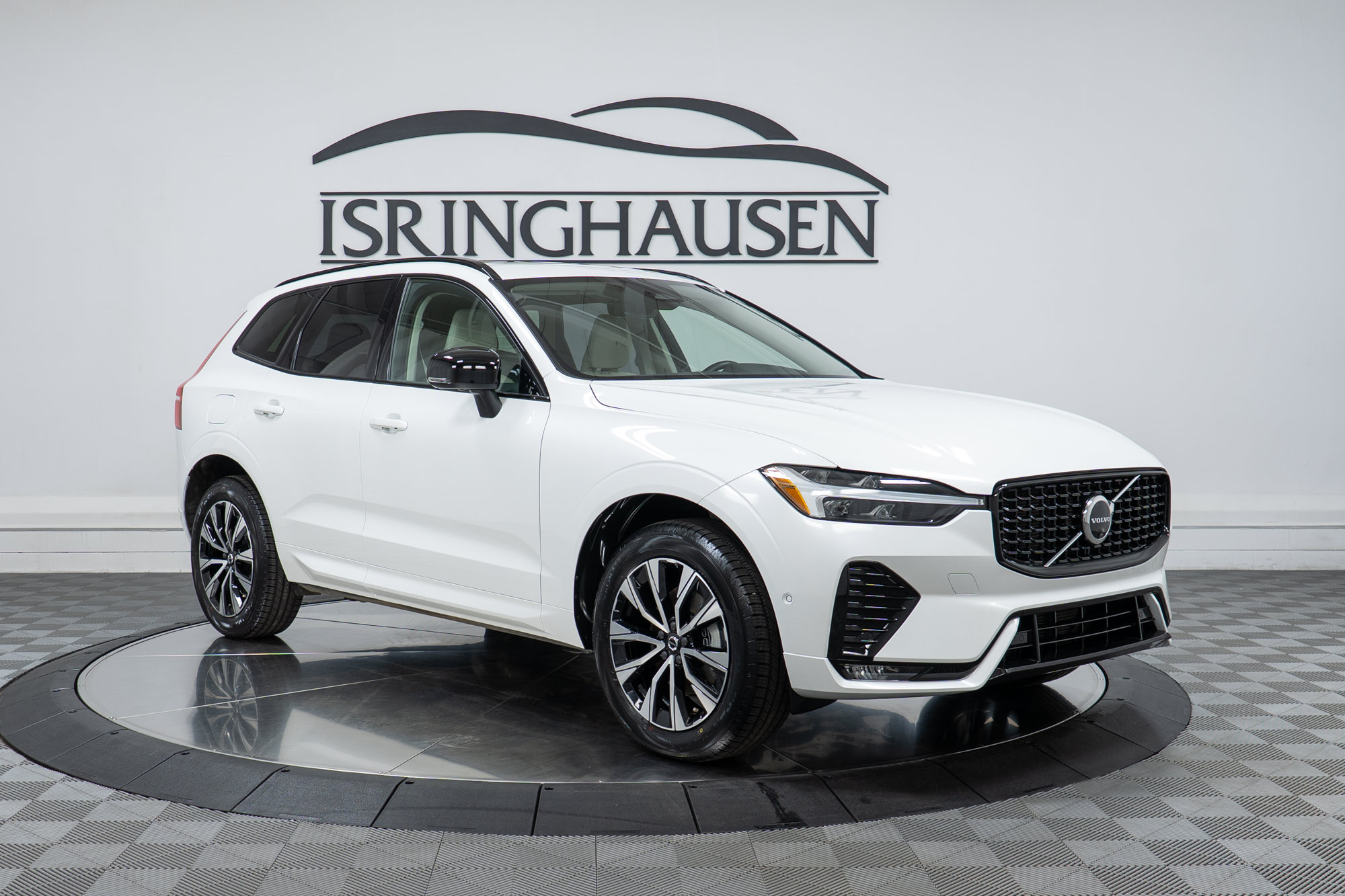 Certified 2025 Volvo XC60 B5 Plus AWD/4WD image 3