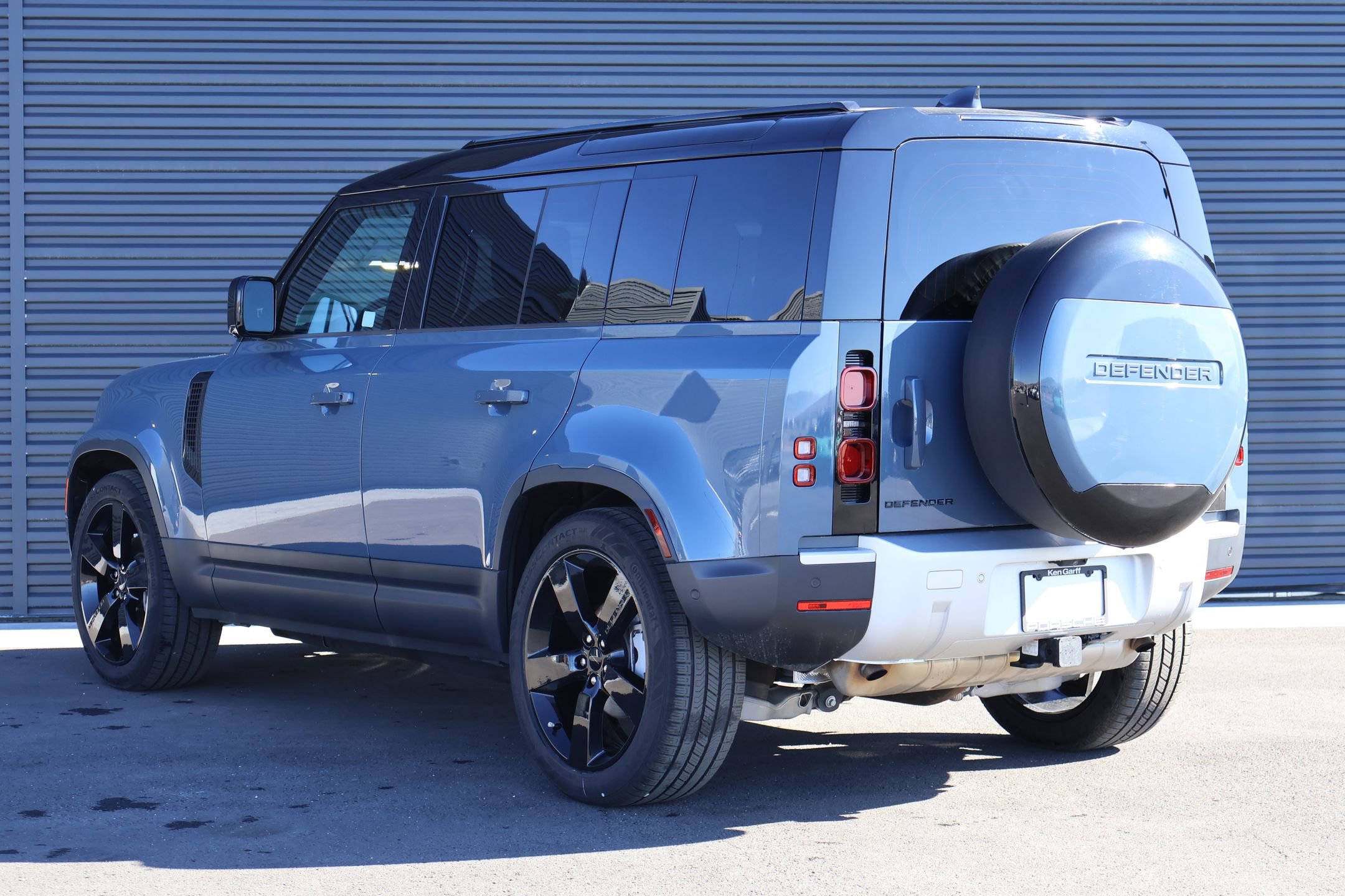 Used 2025 Land Rover Defender 110 S image 7