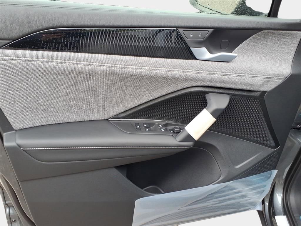 New 2026 Volkswagen Tiguan S AWD/4WD image 9