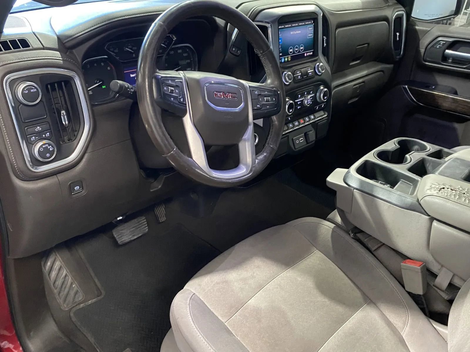 Used 2020 GMC Sierra 1500 SLE w/ SLE Value Package RWD image 9