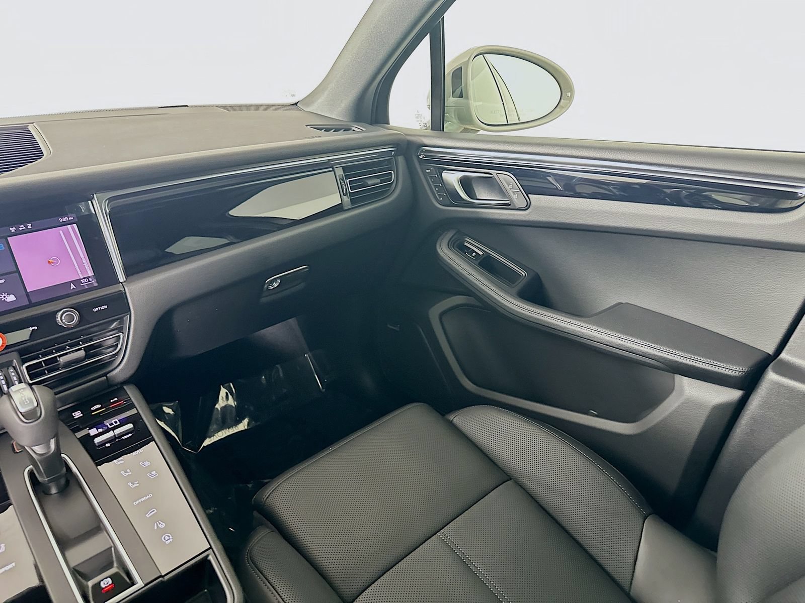 New 2026 Porsche Macan AWD/4WD image 23