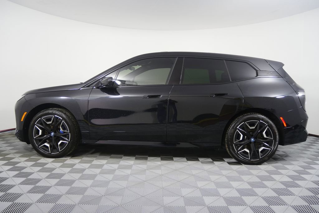 Used 2024 BMW iX xDrive50 w/ Sport Package AWD/4WD image 6