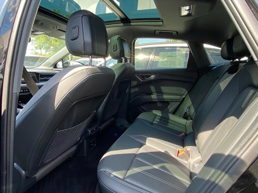 Used 2023 Audi Q4 e-tron Prestige AWD/4WD image 17