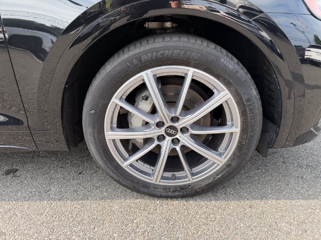 Used 2023 Audi Q5 e Prestige AWD/4WD image 12