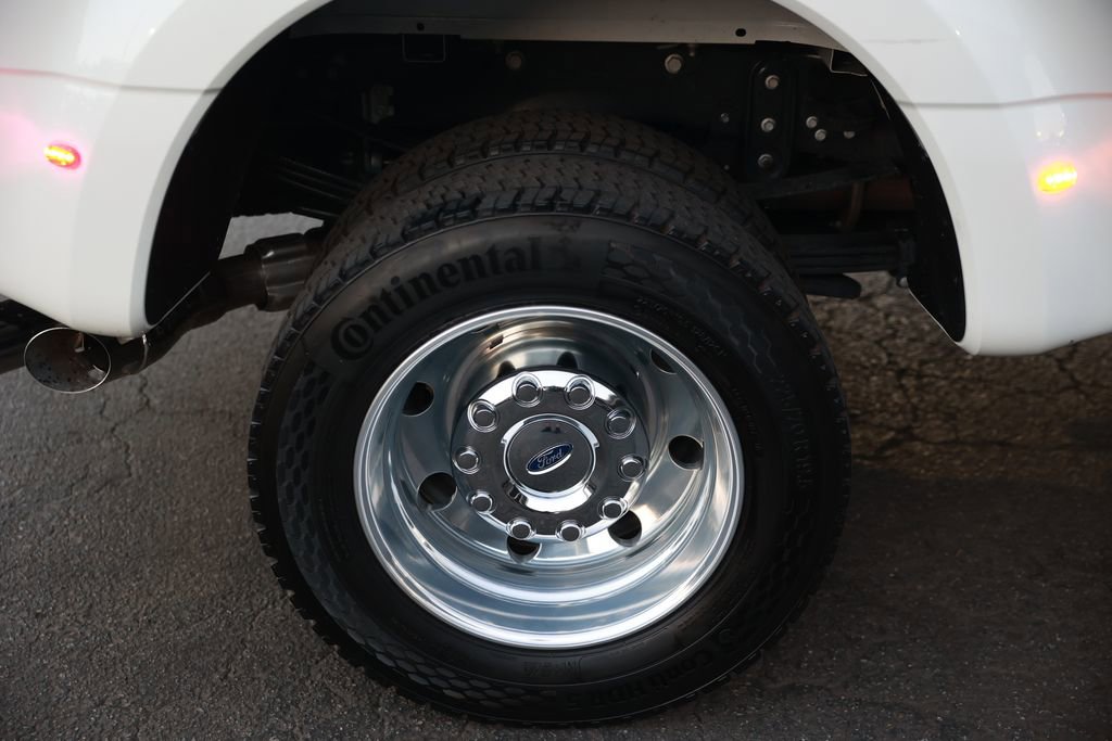 Used 2025 Ford F450 Platinum w/ FX4 Off-Road Package AWD/4WD image 9