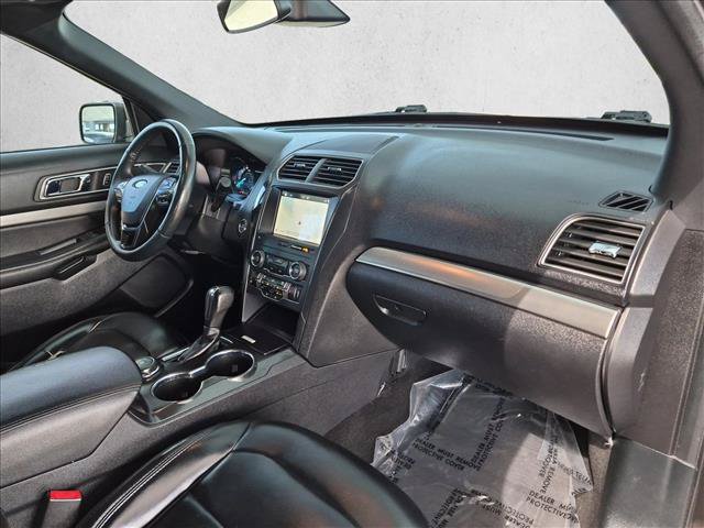 Used 2019 Ford Explorer XLT w/ Equipment Group 202A AWD/4WD image 24