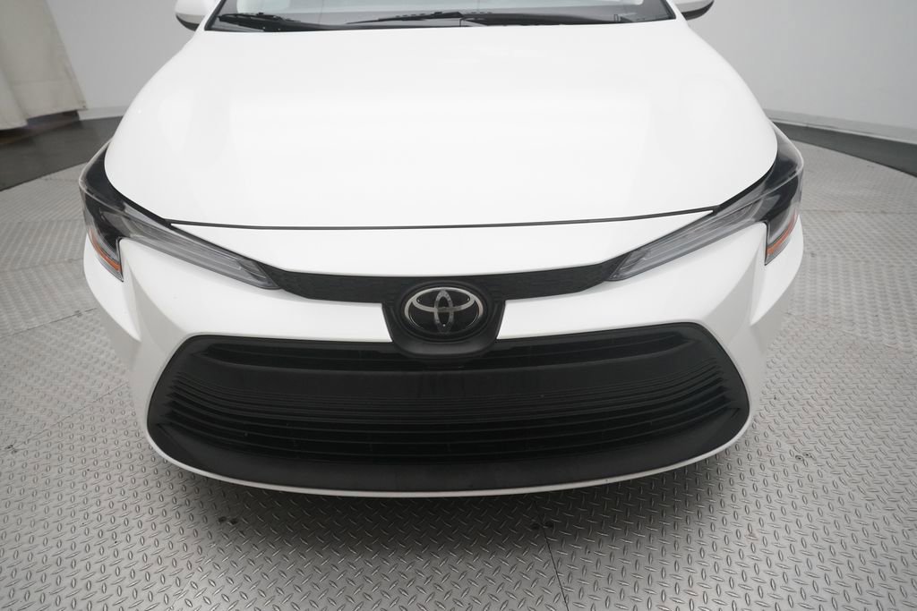 Used 2025 Toyota Corolla LE FWD image 21