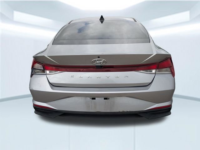 Used 2023 Hyundai Elantra SEL w/ Convenience Package image 4
