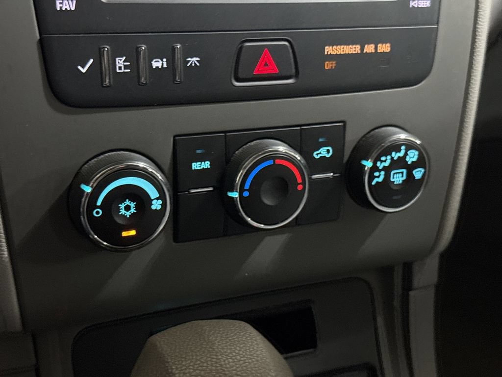 Used 2015 Chevrolet Traverse LS FWD image 16