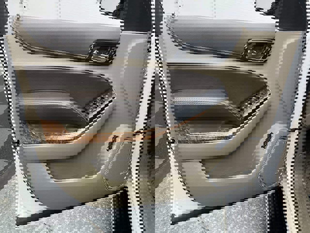 Used 2019 Chevrolet Suburban Premier image 15