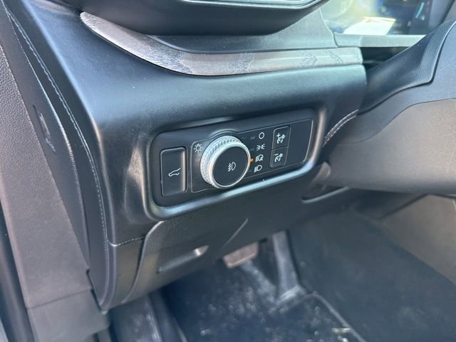 Used 2020 Ford Explorer Platinum w/ Premium Technology Package image 19