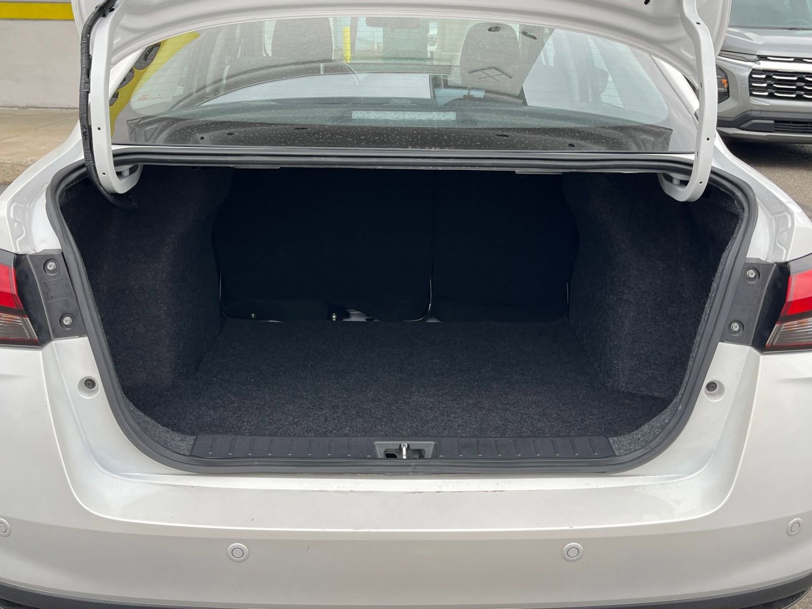 Used 2025 Nissan Versa SV image 28