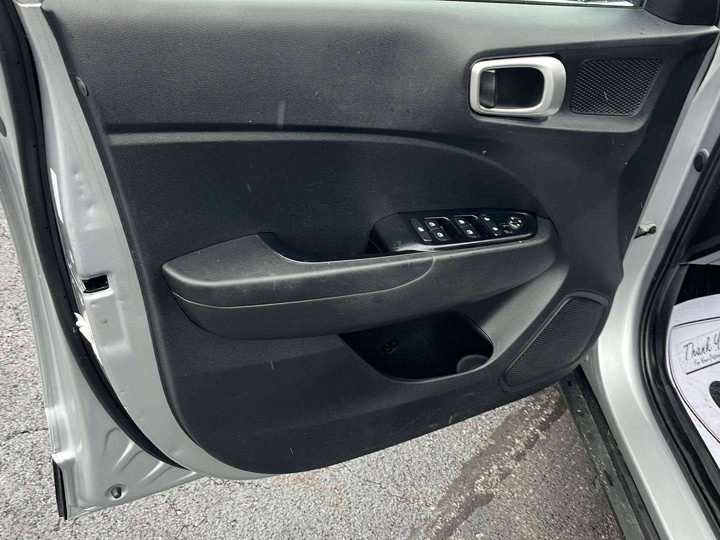 Used 2021 Hyundai Venue SE FWD image 18