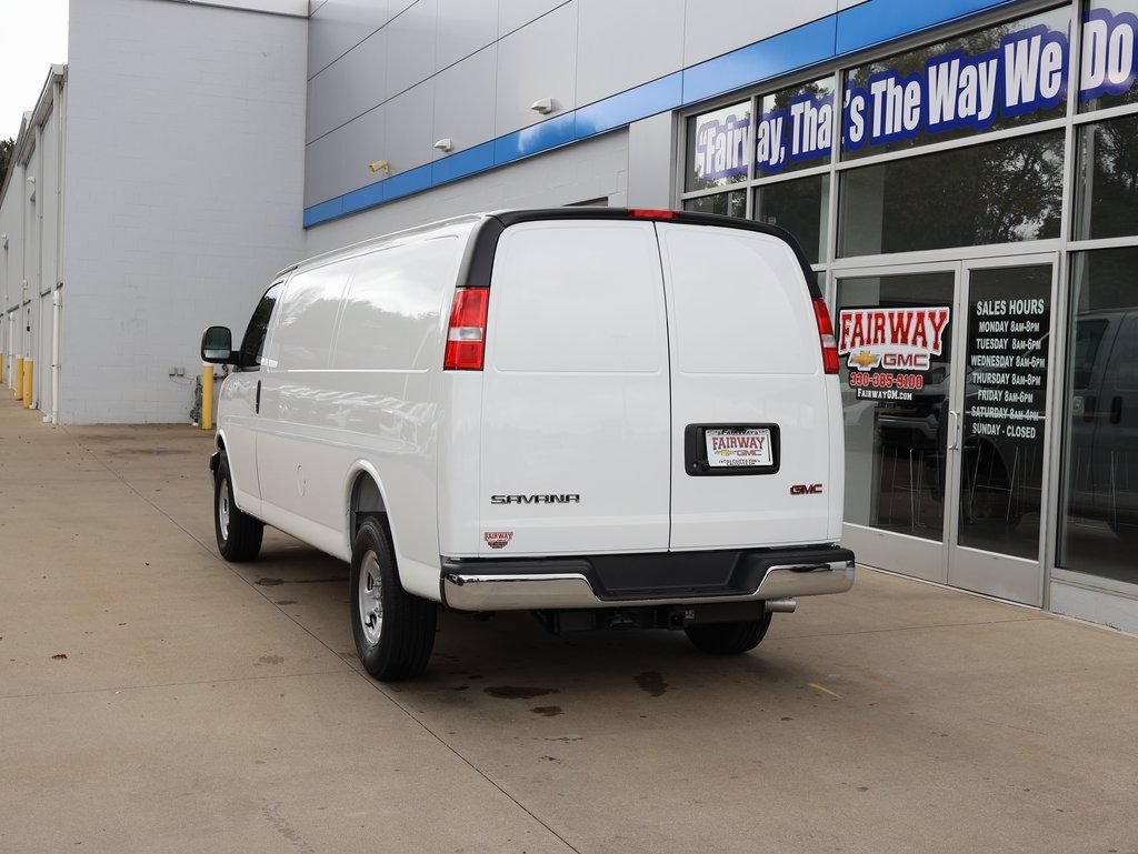 New 2025 GMC Savana 3500 Extended w/ Driver Convenience Package RWD image 9