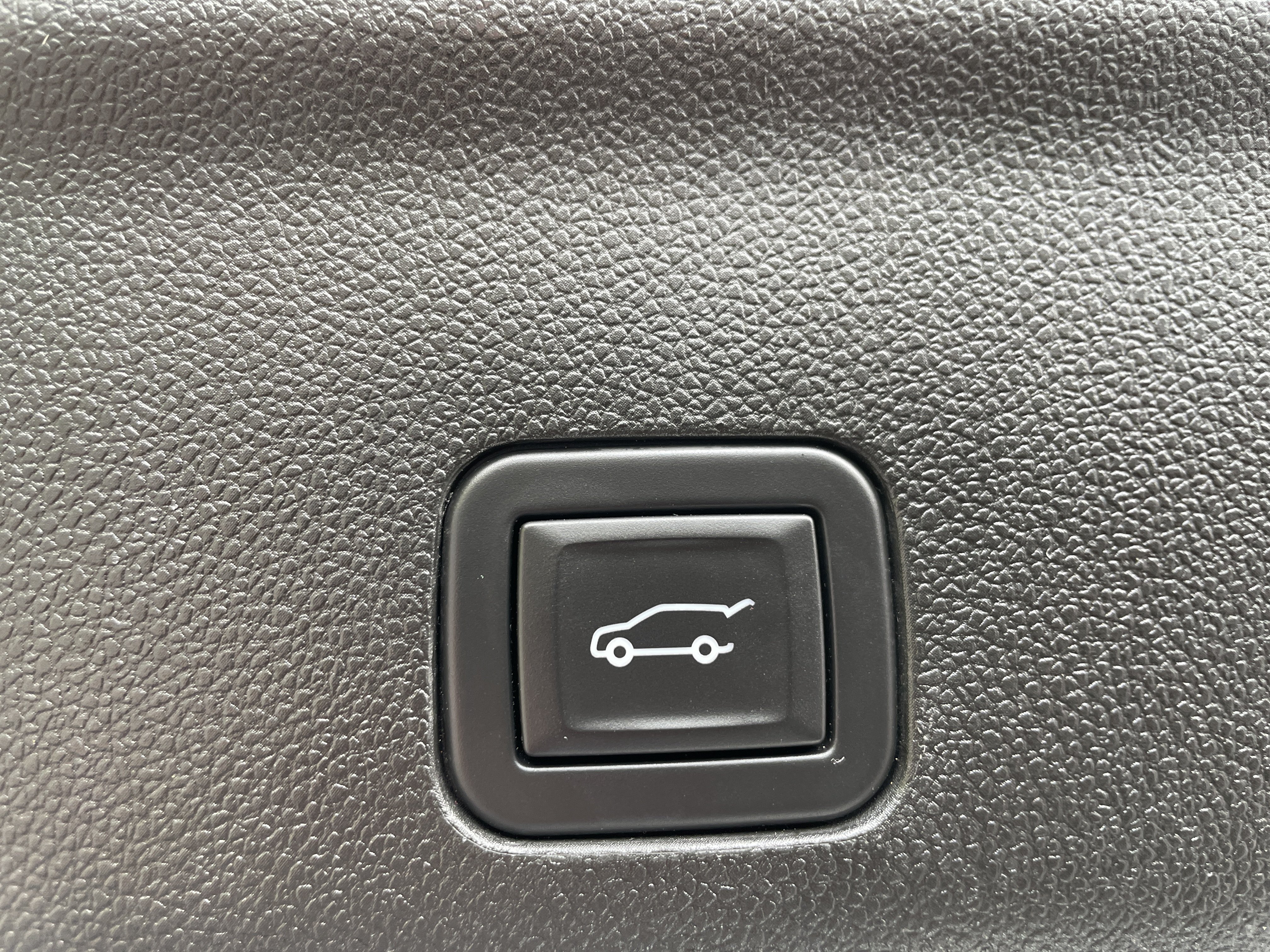 Used 2023 Chevrolet Suburban High Country AWD/4WD image 30